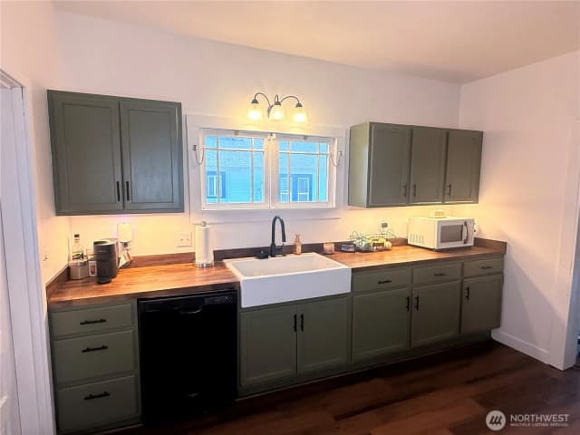 Property photo for 218 Ave. Washington N, Eatonville photo 4