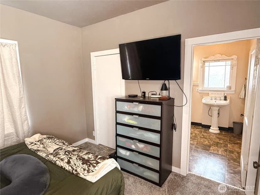 Property photo for 218 Ave. Washington N, Eatonville photo 10