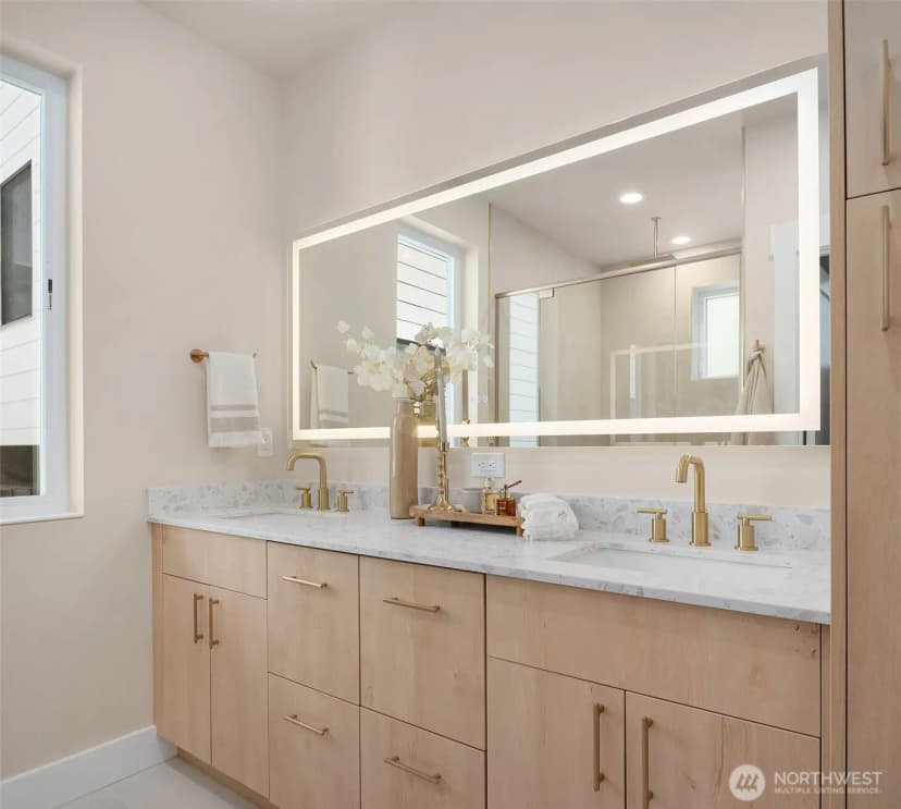 Property photo for 910 15th Avenue #b, Seattle photo 17