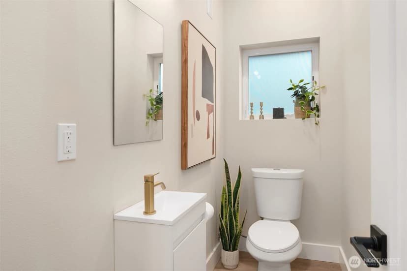 Property photo for 910 15th Avenue #b, Seattle photo 7