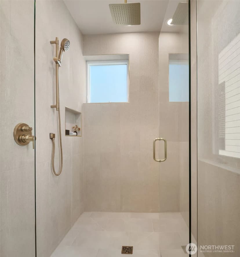 Property photo for 910 15th Avenue #b, Seattle photo 18
