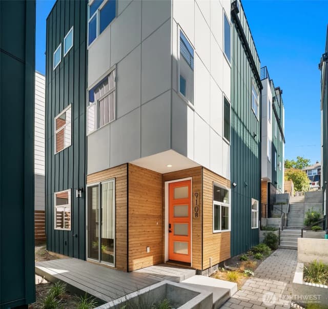 Property photo for 910 15th Avenue #b, Seattle, WA 98122