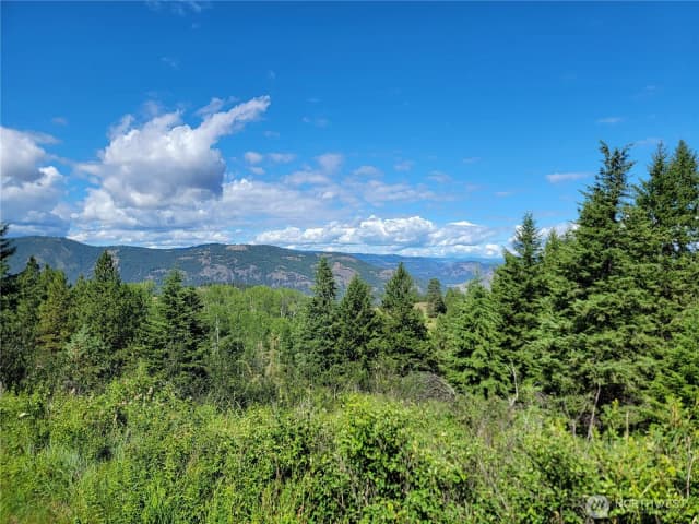 Property photo for 29 Yellow Brick Road, Republic