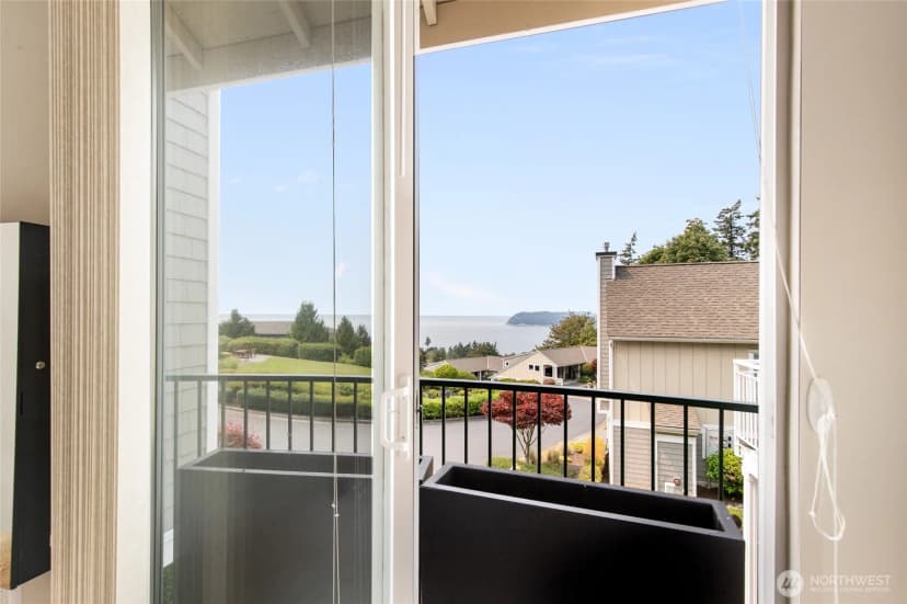 Property photo for 10919 E Villa Monte Drive, Mukilteo photo 8
