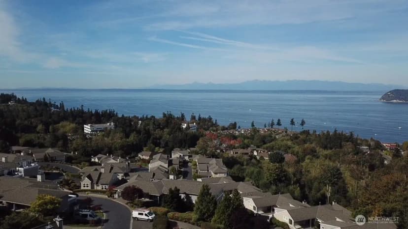 Property photo for 10919 E Villa Monte Drive, Mukilteo photo 3