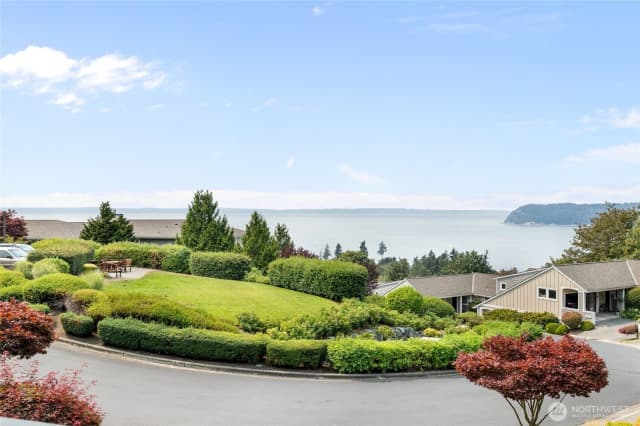 Property photo for 10919 E Villa Monte Drive, Mukilteo photo 2