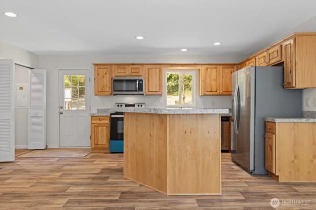 Property photo for 1615 Lake Drive Sw, Lakebay photo 2