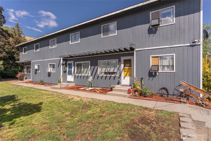 Property photo for 225 W Highland Avenue, Chelan