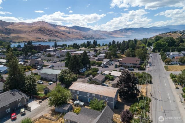 Property photo for 225 W Highland Avenue, Chelan photo 2