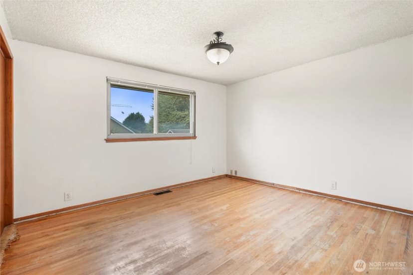 Property photo for 21443 13th Avenue S, Des Moines photo 22