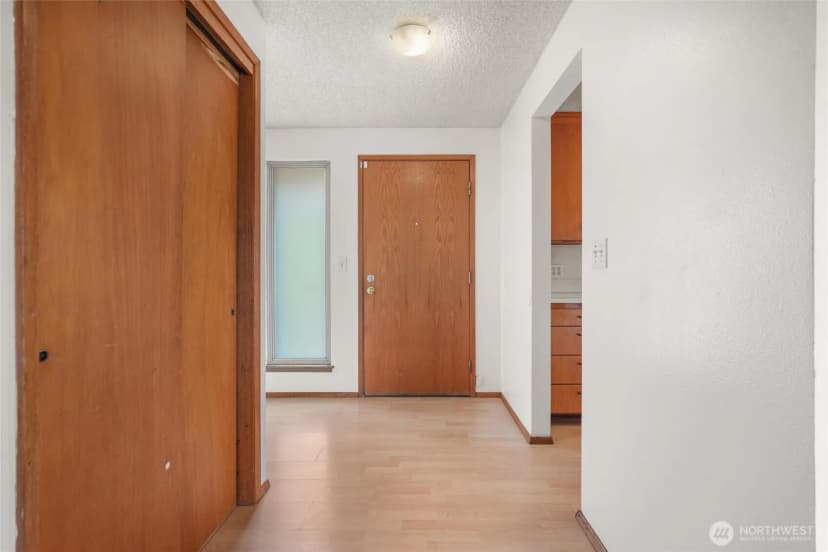 Property photo for 21443 13th Avenue S, Des Moines photo 18