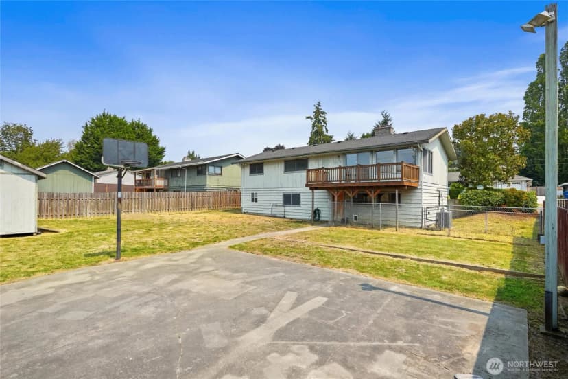 Property photo for 21443 13th Avenue S, Des Moines photo 32