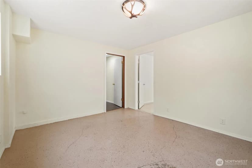 Property photo for 21443 13th Avenue S, Des Moines photo 27