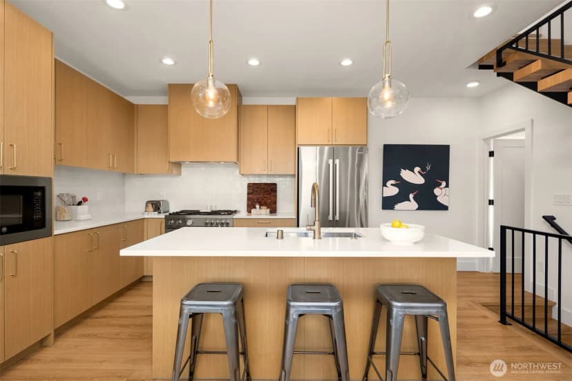 Property photo for 3240 32nd Avenue W, Seattle photo 11