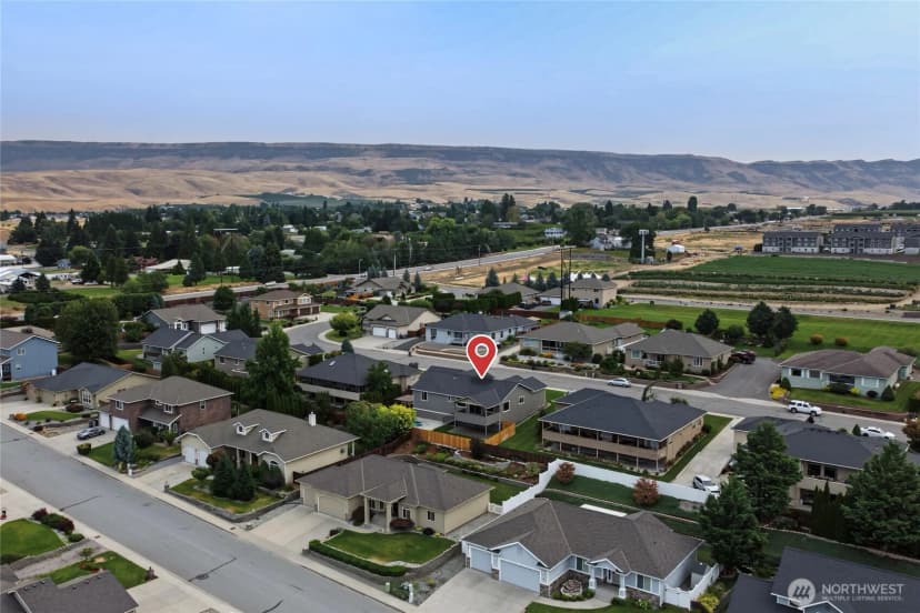 Property photo for 76 S Meadowbrook Lane, East Wenatchee photo 30