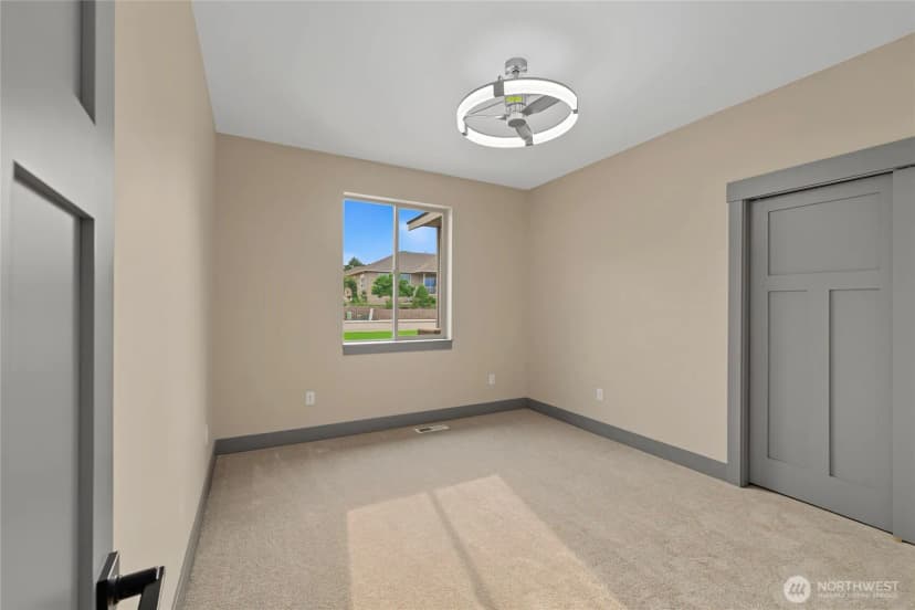 Property photo for 76 S Meadowbrook Lane, East Wenatchee photo 18