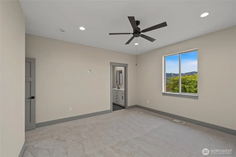 Property photo for 76 S Meadowbrook Lane, East Wenatchee photo 16