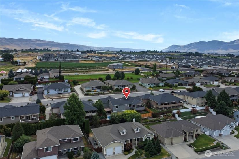 Property photo for 76 S Meadowbrook Lane, East Wenatchee photo 28