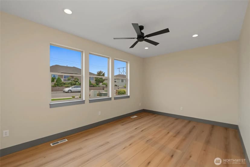 Property photo for 76 S Meadowbrook Lane, East Wenatchee photo 22