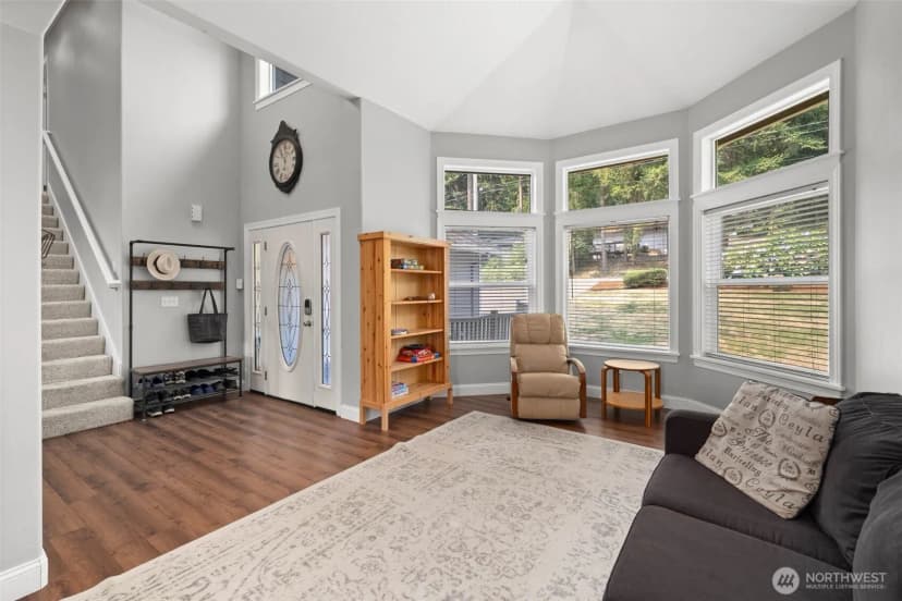 Property photo for 317 66th Avenue Ne, Tacoma photo 2
