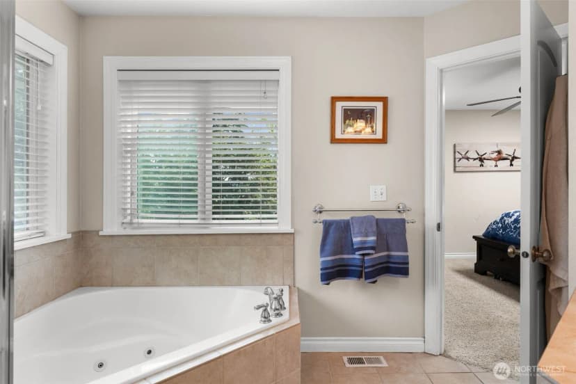 Property photo for 317 66th Avenue Ne, Tacoma photo 16