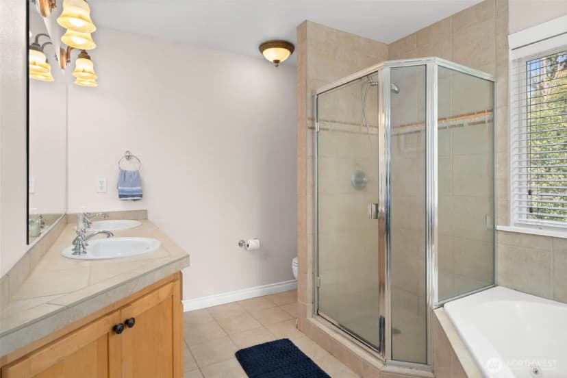 Property photo for 317 66th Avenue Ne, Tacoma photo 15
