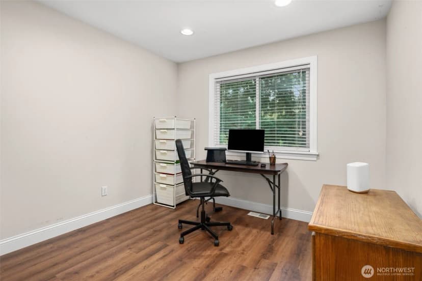 Property photo for 317 66th Avenue Ne, Tacoma photo 11