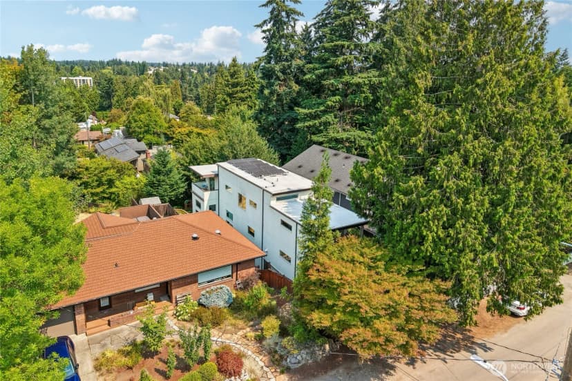 Property photo for 1018 Ne 103rd Street, Seattle photo 30