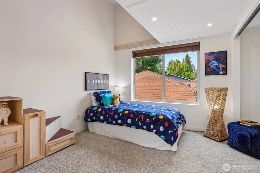 Property photo for 1018 Ne 103rd Street, Seattle photo 17