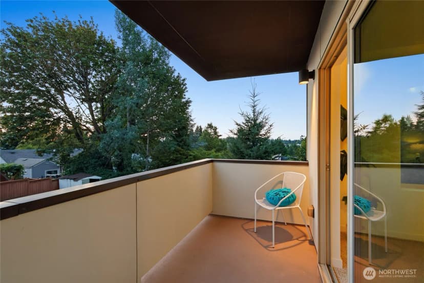 Property photo for 1018 Ne 103rd Street, Seattle photo 24