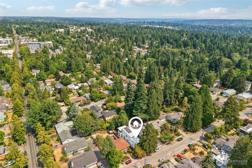 Property photo for 1018 Ne 103rd Street, Seattle photo 34