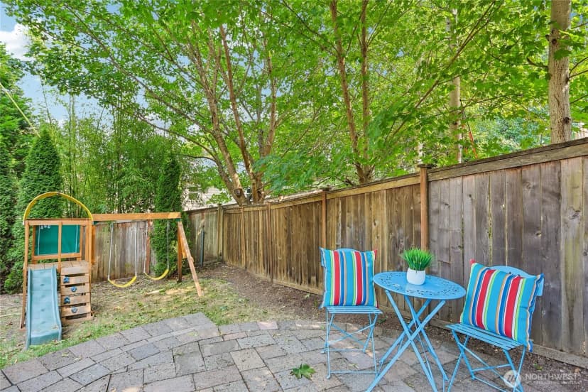 Property photo for 1018 Ne 103rd Street, Seattle photo 27