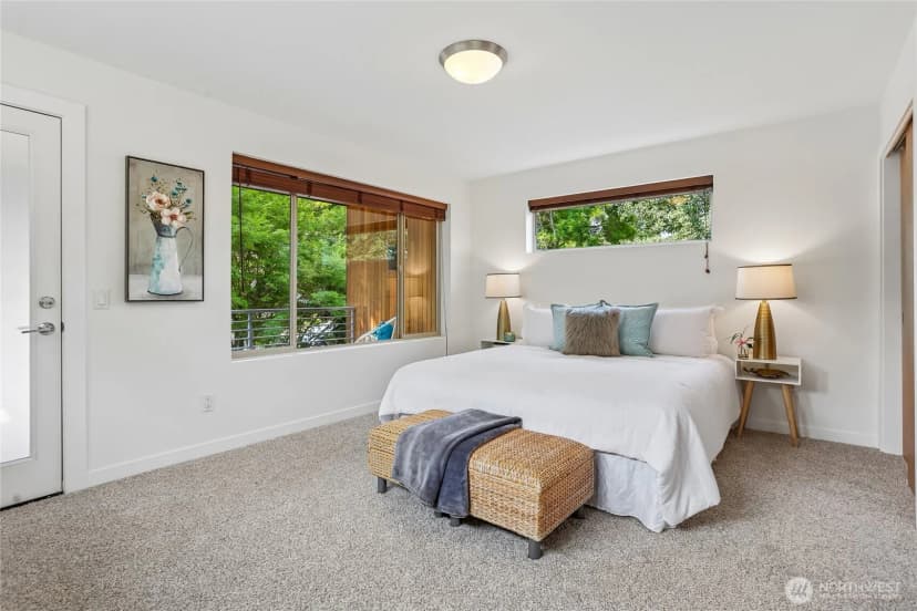 Property photo for 1018 Ne 103rd Street, Seattle photo 12