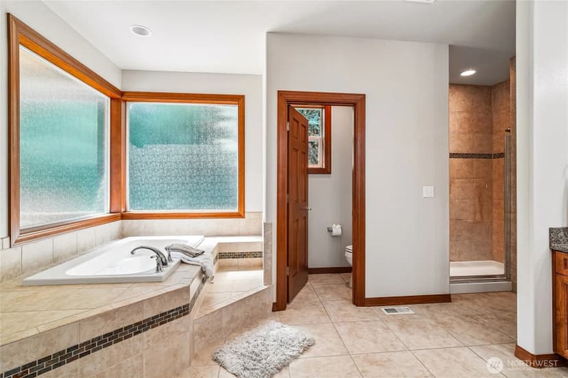 Property photo for 1408 180th Avenue E, Lake Tapps photo 23