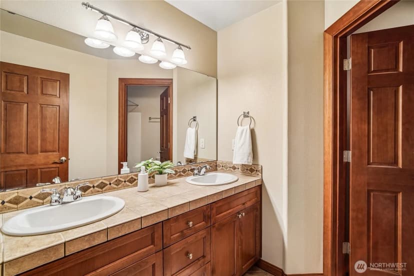 Property photo for 1408 180th Avenue E, Lake Tapps photo 26