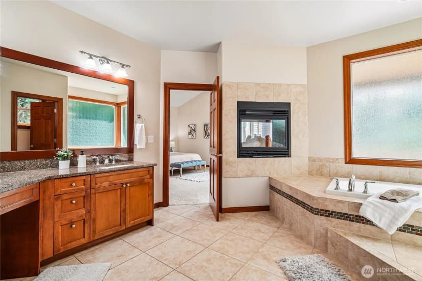 Property photo for 1408 180th Avenue E, Lake Tapps photo 21