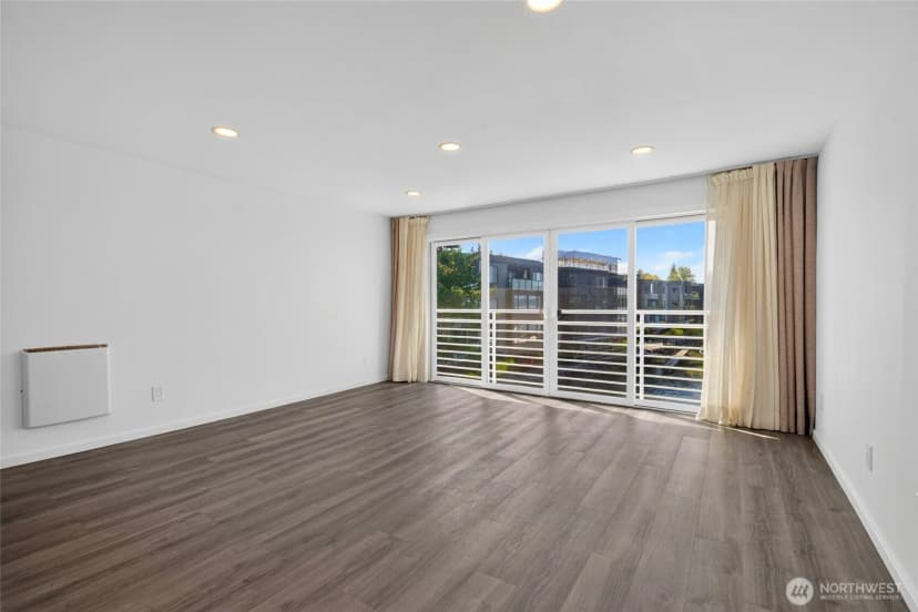 Property photo for 733 S Lake St #209, Kirkland photo 24