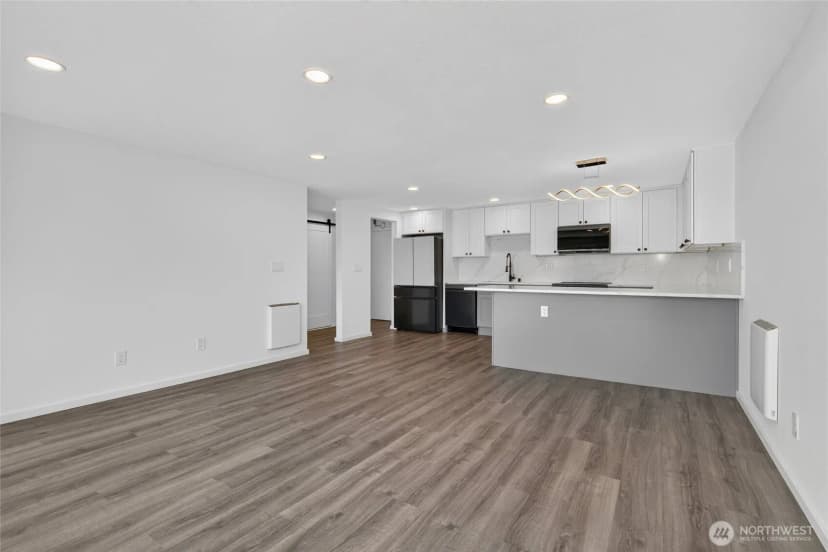 Property photo for 733 S Lake St #209, Kirkland photo 21