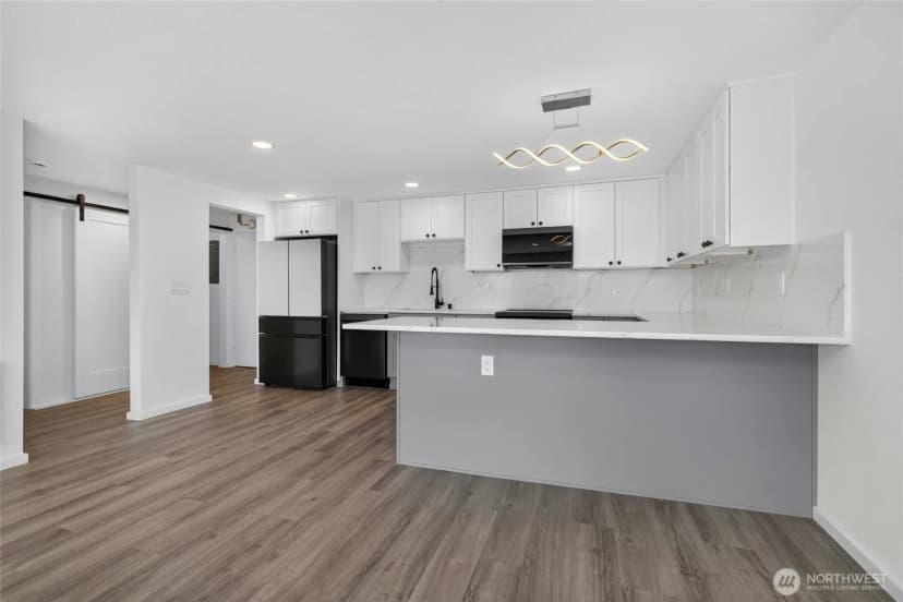 Property photo for 733 S Lake St #209, Kirkland photo 22