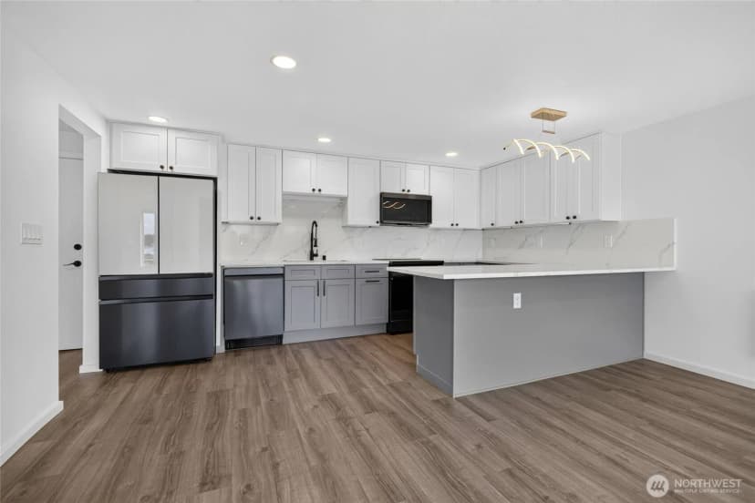 Property photo for 733 S Lake St #209, Kirkland photo 20