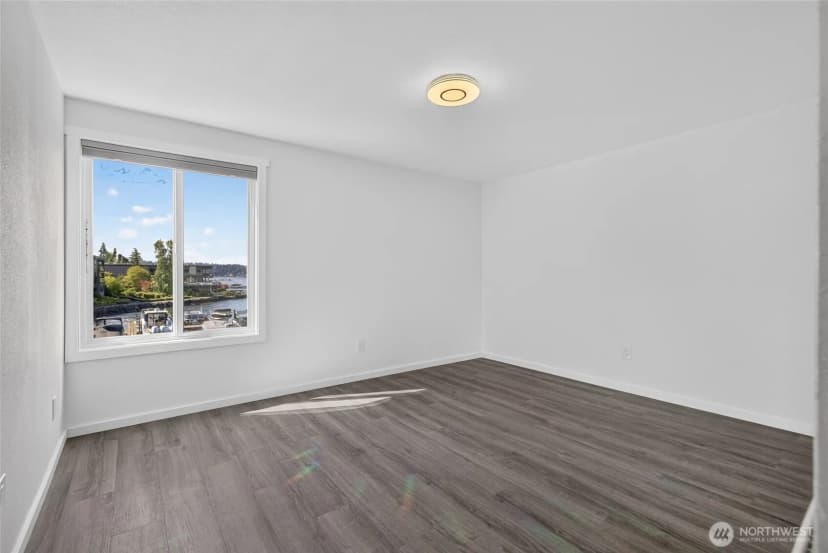 Property photo for 733 S Lake St #209, Kirkland photo 11