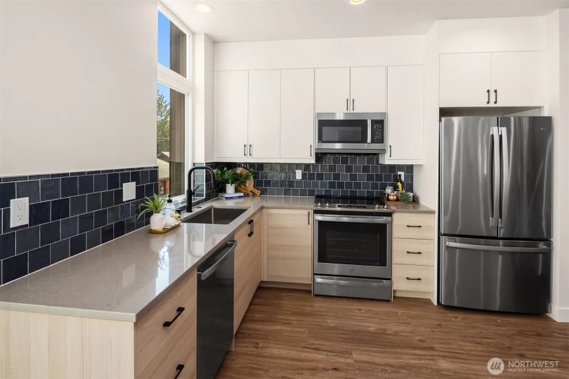 Property photo for 1713 17th Avenue, Seattle photo 5