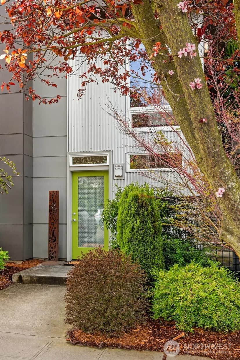 Property photo for 1633 California Avenue Sw #b, Seattle photo 22