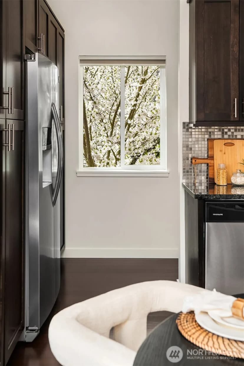 Property photo for 1633 California Avenue Sw #b, Seattle photo 15