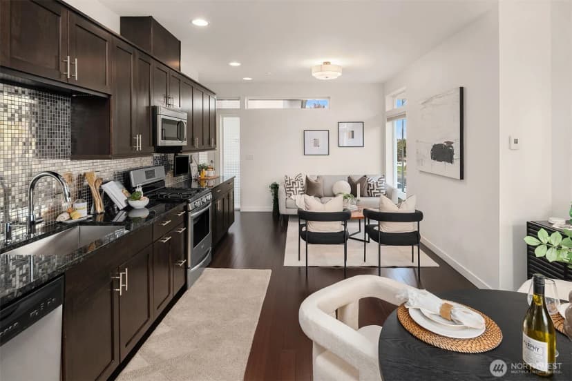 Property photo for 1633 California Avenue Sw #b, Seattle photo 8