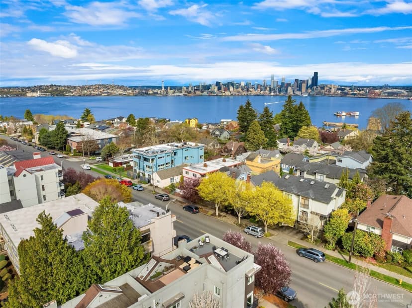 Property photo for 1633 California Avenue Sw #b, Seattle photo 3