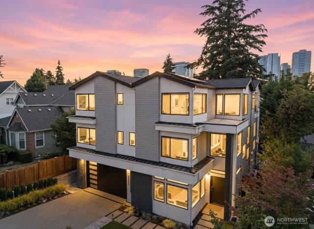 Property photo for 422 98th Avenue Ne, Bellevue