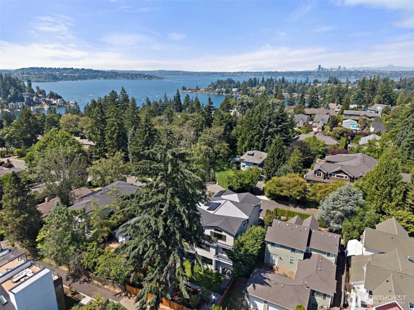 Property photo for 422 98th Avenue Ne, Bellevue photo 40