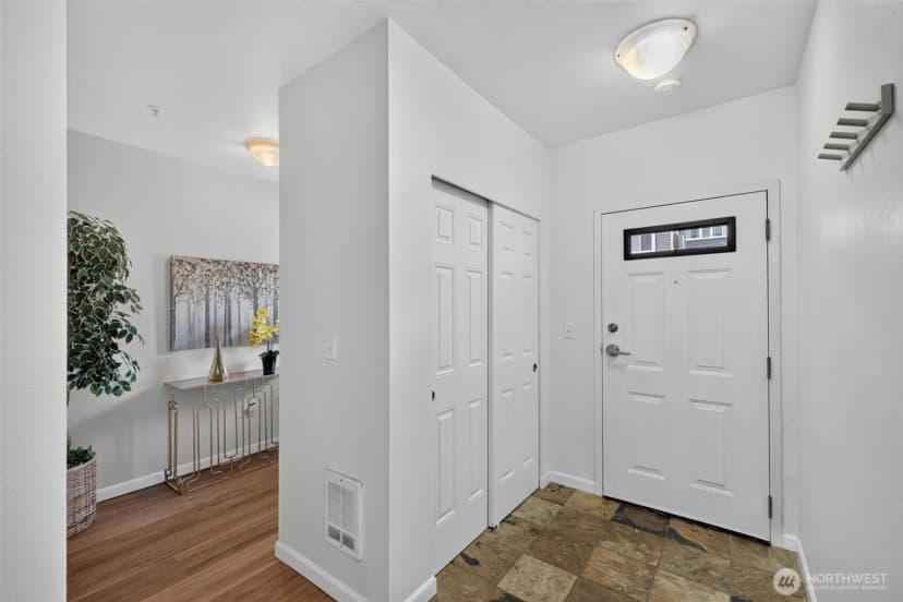 Property photo for 1220 E Columbia Street #202, Seattle photo 16