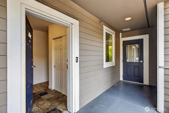 Property photo for 1220 E Columbia Street #202, Seattle photo 2